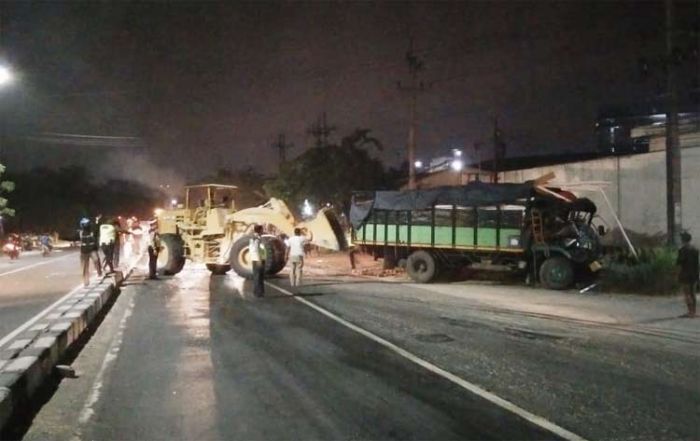 Kembali Terjadi Kecelakaan di Trosobo Taman Sidoarjo, Dua Truk Tabrakan