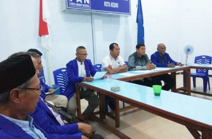 PAN Kota Kediri Buka Pendaftaran Cawawali, Mas Abu Siap Pisah dengan Neng Lik PAN Kota Kediri Buka Pendaftaran Cawawali, Mas Abu Siap Pisah dengan Neng Lik