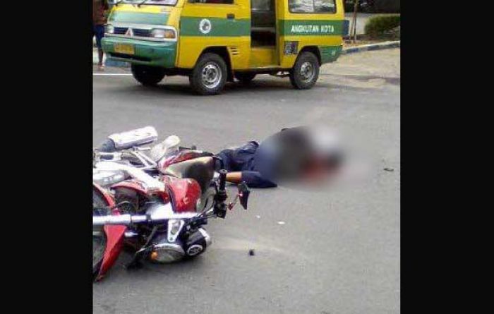 Pelajar SMA 5 Kota Madiun Tewas Terlindas Truk di Jalan Basuki Rahmat Pelajar SMA 5 Kota Madiun Tewas Terlindas Truk di Jalan Basuki Rahmat