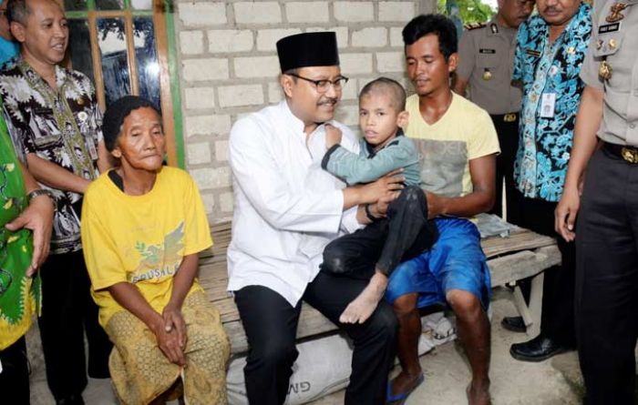 Diam-diam Gus Ipul Ikuti Uji Kelaikan di Hanura Diam-diam Gus Ipul Ikuti Uji Kelaikan di Hanura