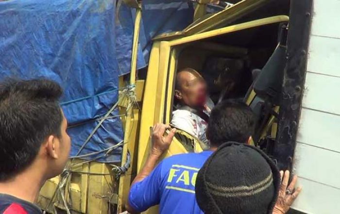 Ajaib, Nyawa Sopir Truk Ini Selamat dari Laka Tragis di Pasuruan Meski Terjepit Selama 60 Menit
