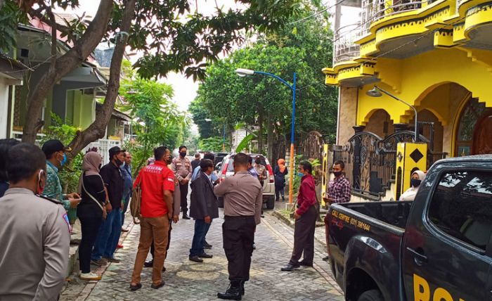 LSM LPB Kawal PA Gresik Jalankan Putusan MA Eksekusi Rumah dan Tambak di Desa Dahanrejo LSM LPB Kawal PA Gresik Jalankan Putusan MA Eksekusi Rumah dan Tambak di Desa Dahanrejo