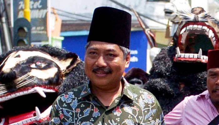 Noer Tjahja, Mantan Bupati Sampang, Terancam 20 tahun Penjara Noer Tjahja, Mantan Bupati Sampang, Terancam 20 tahun Penjara