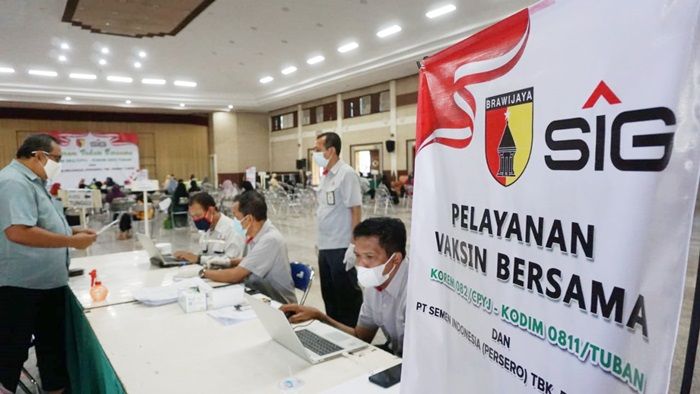 Bantu Sukseskan Program 1 Juta Vaksin per Hari, SIG Pabrik Tuban Gelar Vaksinasi Massal Bersama TNI Bantu Sukseskan Program 1 Juta Vaksin per Hari, SIG Pabrik Tuban Gelar Vaksinasi Massal Bersama TNI