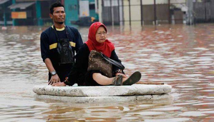 Drainase Buruk, Lamongan Dikepung Banjir Drainase Buruk, Lamongan Dikepung Banjir