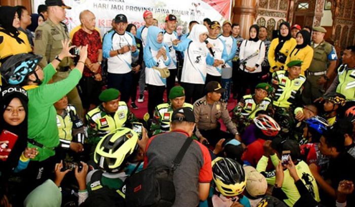 Gubenur Tinjau Kebakaran Pasar Ngunut Tulungagung dan Siapkan BK Provinsi Gubenur Tinjau Kebakaran Pasar Ngunut Tulungagung dan Siapkan BK Provinsi