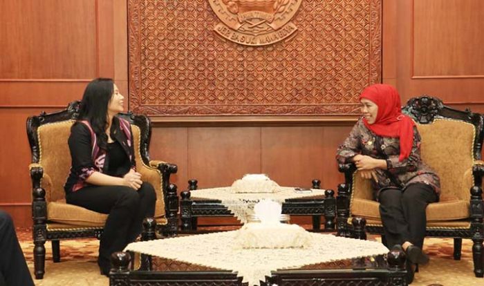 Terima Livi Zheng, Gubernur Khofifah Berharap Ada Revitalisasi Budaya Terima Livi Zheng, Gubernur Khofifah Berharap Ada Revitalisasi Budaya