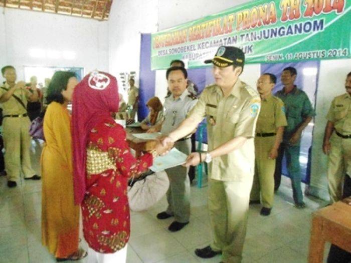 Berikan 770 Sertifikat, Kerja Panitia Prona 2014 Desa Sonobekel Buahkan Hasil Berikan 770 Sertifikat, Kerja Panitia Prona 2014 Desa Sonobekel Buahkan Hasil