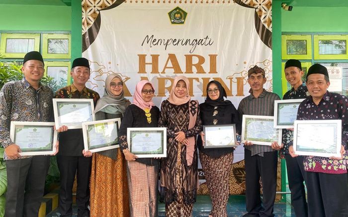 Pranata Humas Kemenag Tuban Dinobatkan Sebagai ASN Inspiratif, Cetak Rekor 592 Berita Dalam Setahun