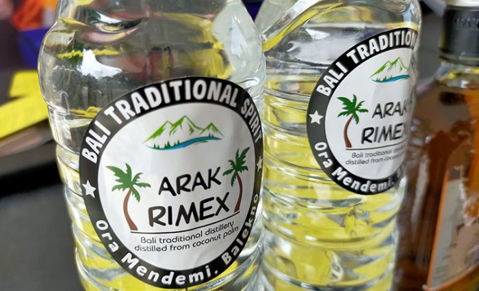 Gelar Operasi Pekat Jelang Ramadan, Polisi di Blitar Amankan Ratusan Botol Arak Bali Gelar Operasi Pekat Jelang Ramadan, Polisi di Blitar Amankan Ratusan Botol Arak Bali