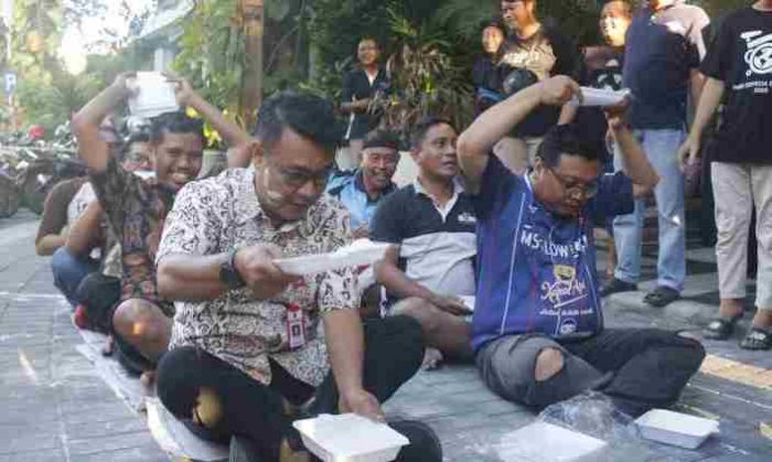 Ramaikan HUT ke-77 RI, Potas Surabaya Gelar Lomba Tepung Estafet hingga Lari Bakiak