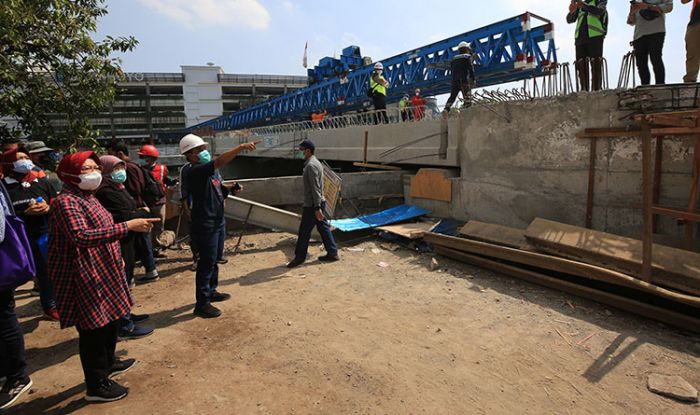 Capai 60 Persen, Risma Minta Pembangunan Jembatan Joyoboyo Rampung November