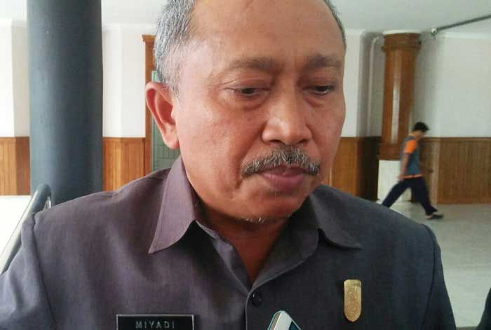 DPRD Tuban Bakal Cek Ulang Anggaran Rp 2 Miliar untuk Pakaian Dinas Guru DPRD Tuban Bakal Cek Ulang Anggaran Rp 2 Miliar untuk Pakaian Dinas Guru