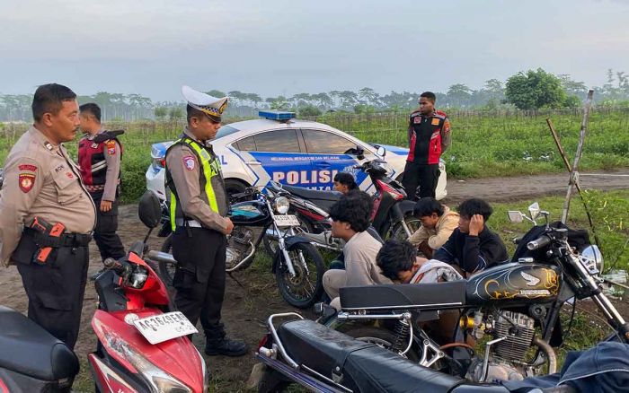 Polres Kediri Tindak Aksi Balap Liar di Puncu Polres Kediri Tindak Aksi Balap Liar di Puncu