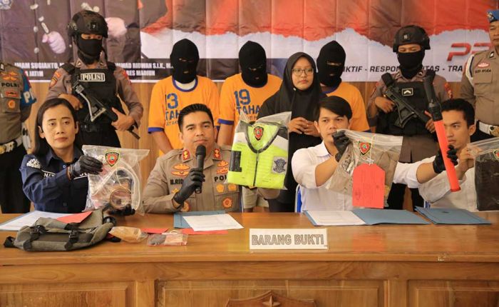 Tiga Pelaku Begal Truk Rokok di Jalan Raya Caruban-Ngawi Ditangkap Polisi, 6 Masih Buron Tiga Pelaku Begal Truk Rokok di Jalan Raya Caruban-Ngawi Ditangkap Polisi, 6 Masih Buron