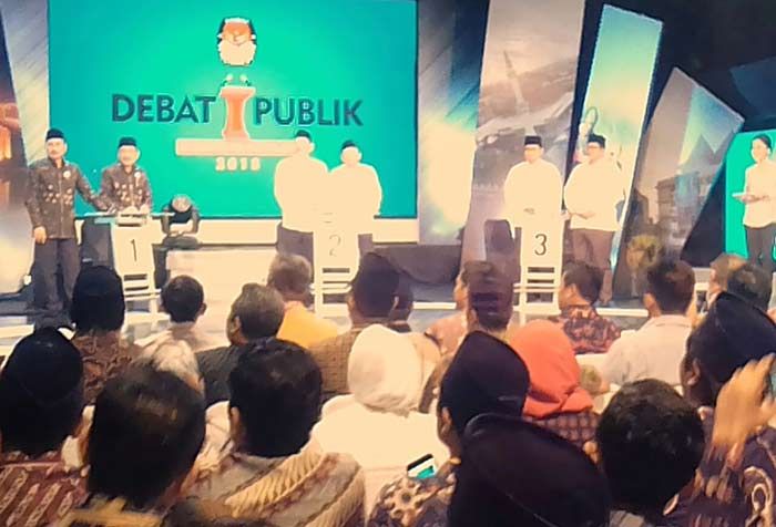Sesi Pertanyaan Debat Calon Bupati-Wabup Bangkalan, Ketiga Paslon Beradu Kebijakan Sesi Pertanyaan Debat Calon Bupati-Wabup Bangkalan, Ketiga Paslon Beradu Kebijakan