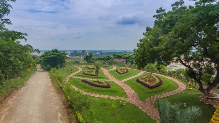 Semen Indonedia Sulap Lahan Pascatambang Jadi Tempat Wisata Kreatif di Tuban Semen Indonedia Sulap Lahan Pascatambang Jadi Tempat Wisata Kreatif di Tuban