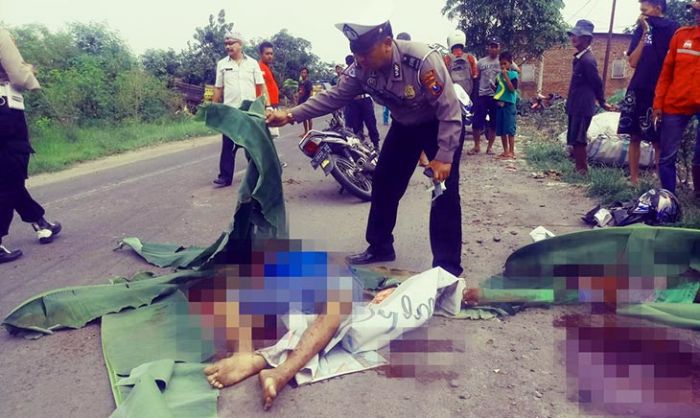 Kecelakaan Maut di Jabon Sidoarjo, Dua Orang Tewas Tabrak Truk Kecelakaan Maut di Jabon Sidoarjo, Dua Orang Tewas Tabrak Truk