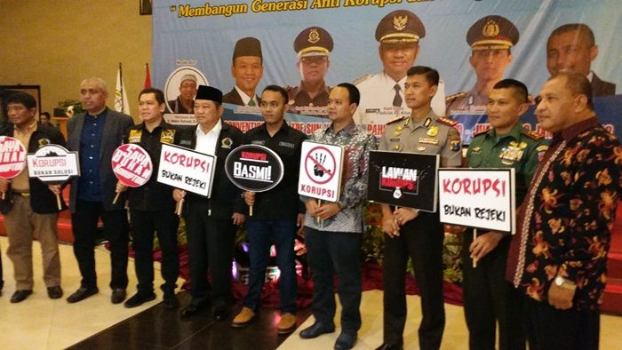 Komitmen Bebas Korupsi, Forkopimda Sidoarjo Teken Maklumat WBK Komitmen Bebas Korupsi, Forkopimda Sidoarjo Teken Maklumat WBK