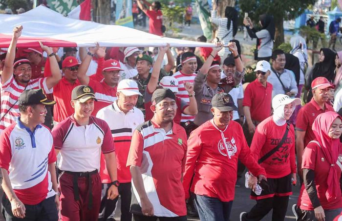 Pemkab Sumenep Gelar Kirab Bendera Merah Putih Sepanjang 78 Meter