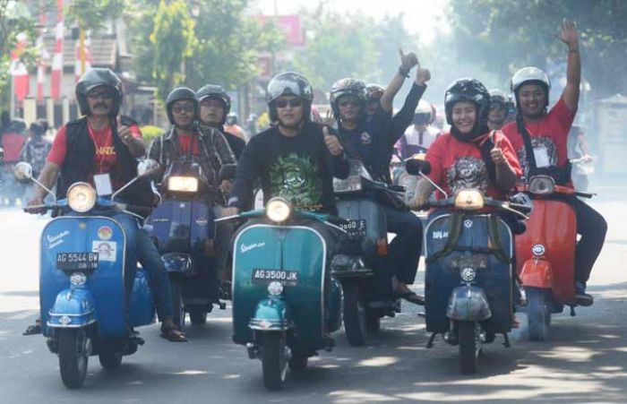 Dua Hari Kota Kediri Dibanjiri Puluhan Ribu Vespa