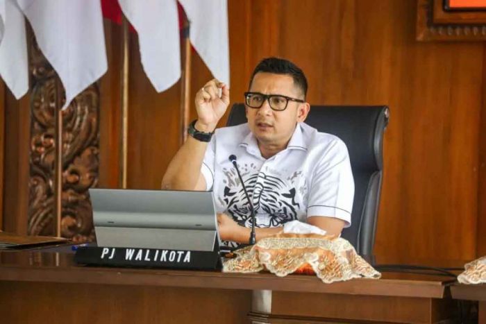 Pj Wali Kota Mojokerto Ajak Masyarakat Cek Status Pemilih Jelang Pilkada 2024 Pj Wali Kota Mojokerto Ajak Masyarakat Cek Status Pemilih Jelang Pilkada 2024