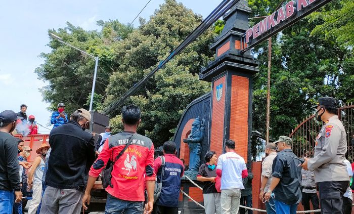 Tagih Janji Kampanye Bupati Kediri, Warga Petungroto Ancam Tarik Dukungan Tagih Janji Kampanye Bupati Kediri, Warga Petungroto Ancam Tarik Dukungan