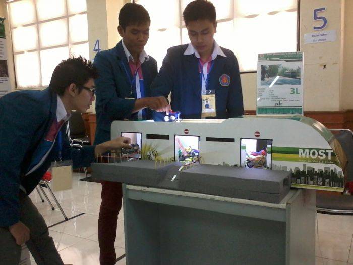 Ubaya Gelar Lomba Desain Kendaraan Antimacet Ubaya Gelar Lomba Desain Kendaraan Antimacet