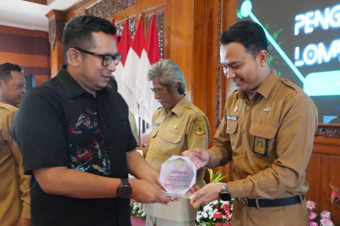 Pj Wali Kota Mojokerto Tekankan Pentingnya Arsip sebagai Bukti Faktual di Tiap Perkantoran Pj Wali Kota Mojokerto Tekankan Pentingnya Arsip sebagai Bukti Faktual di Tiap Perkantoran