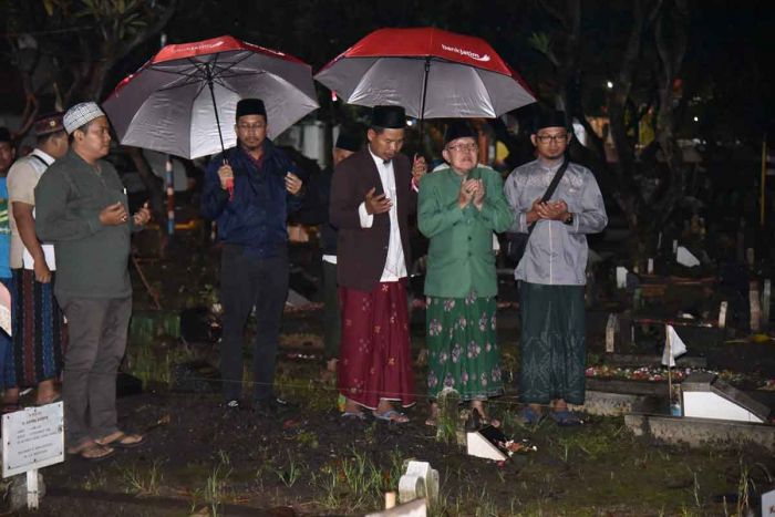 Jelang Relokasi Makam Terdampak Frontage Road Sidoarjo, Warga Waru Gelar Istighotsah