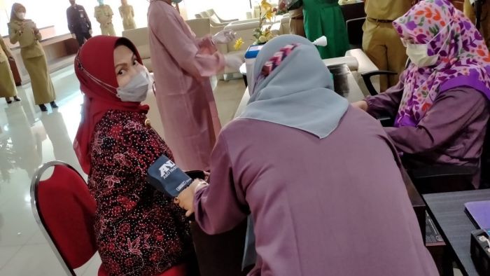 Tak Mau Divaksin, 105 Guru di Kota Batu Terancam Tak Boleh Mengajar di Sekolah Tak Mau Divaksin, 105 Guru di Kota Batu Terancam Tak Boleh Mengajar di Sekolah