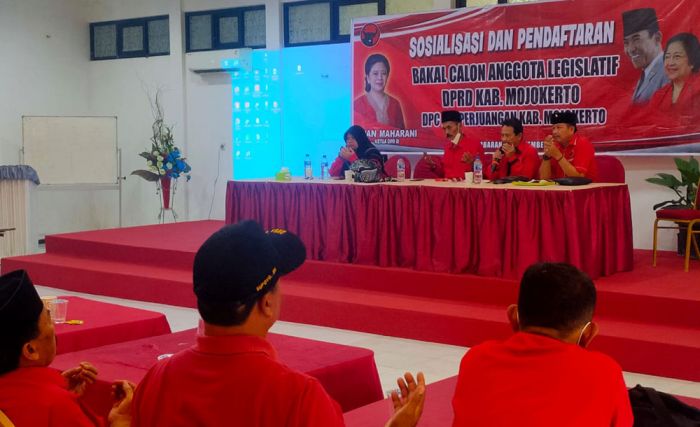 Kejar Target 14 Kursi, DPC PDIP Kabupaten Mojokerto Jaring Bacaleg 2024 Kejar Target 14 Kursi, DPC PDIP Kabupaten Mojokerto Jaring Bacaleg 2024
