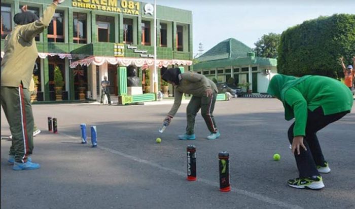 Serunya Lomba Menyambut HUT Kemerdekaan ke-74 RI di Korem Madiun Serunya Lomba Menyambut HUT Kemerdekaan ke-74 RI di Korem Madiun
