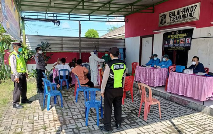 Redam Sebaran Covid-19, Tiga Pilar Kecamatan Tandes Getol Lakukan Swab, Vaksinasi, dan Penyemprotan Redam Sebaran Covid-19, Tiga Pilar Kecamatan Tandes Getol Lakukan Swab, Vaksinasi, dan Penyemprotan