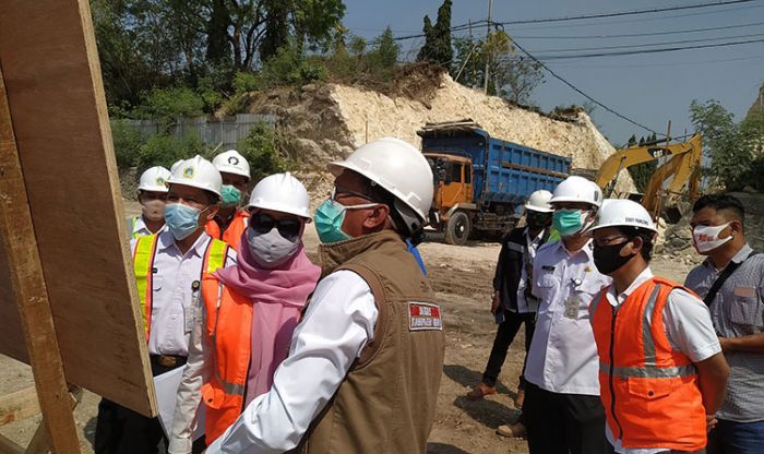 ​Pastikan Proyek Sesuai Spek, Bupati Sambari Sidak Pembangunan Jalan Underpass