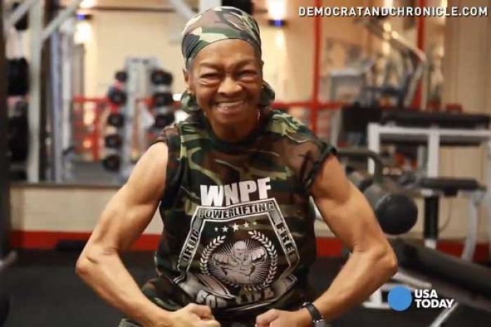 Si Mbah 82 Tahun Hajar Perampok Rumahnya Sampai Klenger Si Mbah 82 Tahun Hajar Perampok Rumahnya Sampai Klenger