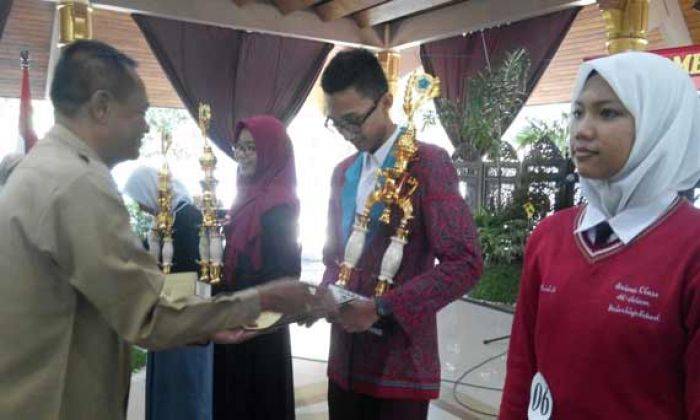 Bakesbangpol Sidoarjo Pupuk Nasionalisme Pelajar Lewat Lomba Lagu Nasional Bakesbangpol Sidoarjo Pupuk Nasionalisme Pelajar Lewat Lomba Lagu Nasional