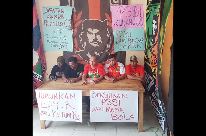 Ungkap Dugaan Pengaturan Skor, Sakeramania Desak Edy Rahmayadi Mundur dari Ketum PSSI Ungkap Dugaan Pengaturan Skor, Sakeramania Desak Edy Rahmayadi Mundur dari Ketum PSSI