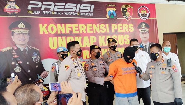 Modus Ajari Main Gitar, Bapak di Sidoarjo Cabuli Anak Tiri, juga Saat Tiduran di Sofa dan Kamar Modus Ajari Main Gitar, Bapak di Sidoarjo Cabuli Anak Tiri, juga Saat Tiduran di Sofa dan Kamar