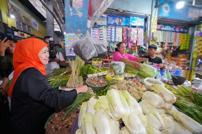 Blusukan di Pasar Sidoharjo Lamongan, Khofifah akan Tutup Kampanye di Jatim Expo Blusukan di Pasar Sidoharjo Lamongan, Khofifah akan Tutup Kampanye di Jatim Expo