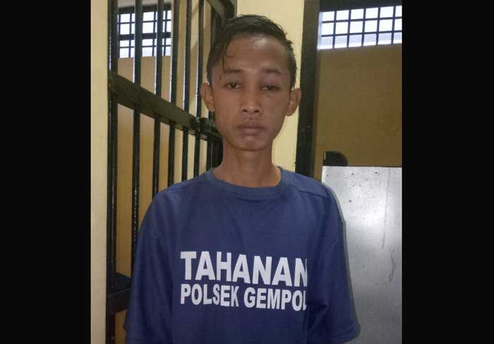 Gagal Curi Motor, Pemuda Asal Sukorejo Pasuruan Babak Belur Dihajar Massa Gagal Curi Motor, Pemuda Asal Sukorejo Pasuruan Babak Belur Dihajar Massa
