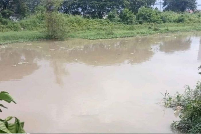 Remaja Perempuan Dikabarkan Tenggelam di Sungai Medokan Semampir Surabaya Remaja Perempuan Dikabarkan Tenggelam di Sungai Medokan Semampir Surabaya