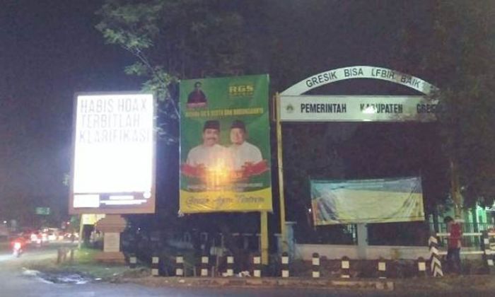 RGS Indonesia Ganti Baliho Golkar Bergambar Fandi-Anha dengan Qosim-Alif RGS Indonesia Ganti Baliho Golkar Bergambar Fandi-Anha dengan Qosim-Alif