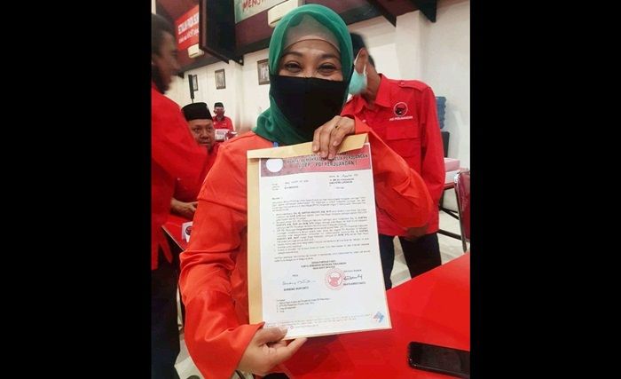 DPP PDIP Resmi Berikan Rekom ke Kartika Hidayati-Saim di Pilkada Lamongan DPP PDIP Resmi Berikan Rekom ke Kartika Hidayati-Saim di Pilkada Lamongan