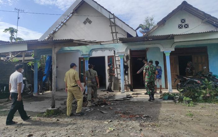 42 Rumah Rusak Akibat Hujan Deras dan Angin Kencang di Sumber Asri Blitar