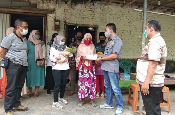 Peduli Kondisi Bayi Arsifa yang Kelopak Matanya Tak Bisa Dibuka, Exindo Jatim 57 Berikan Bantuan