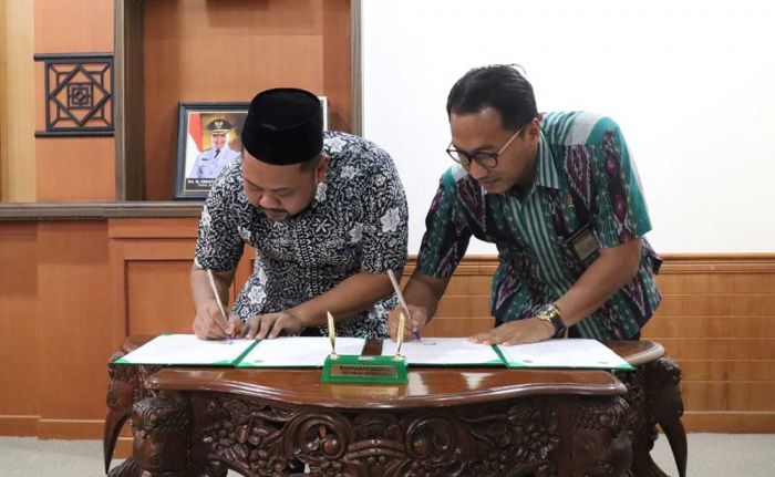 Bupati Gresik dan Ketua PA Teken Kerja Sama Pemenuhan Hak Perempuan dan Anak Bupati Gresik dan Ketua PA Teken Kerja Sama Pemenuhan Hak Perempuan dan Anak