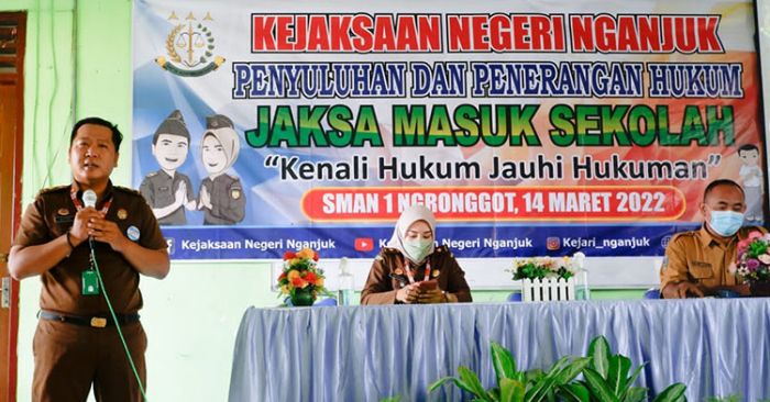 Kejari Nganjuk Gelar Jaksa Masuk Sekolah di SMAN 1 Ngronggot Kejari Nganjuk Gelar Jaksa Masuk Sekolah di SMAN 1 Ngronggot