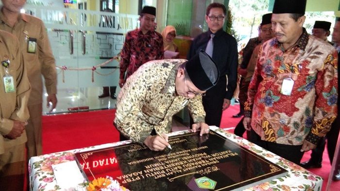 Resmikan PTSP Kanwil Kemenag Jatim, Menag: Ini Sebenarnya Etalase Terdepan Kita Resmikan PTSP Kanwil Kemenag Jatim, Menag: Ini Sebenarnya Etalase Terdepan Kita