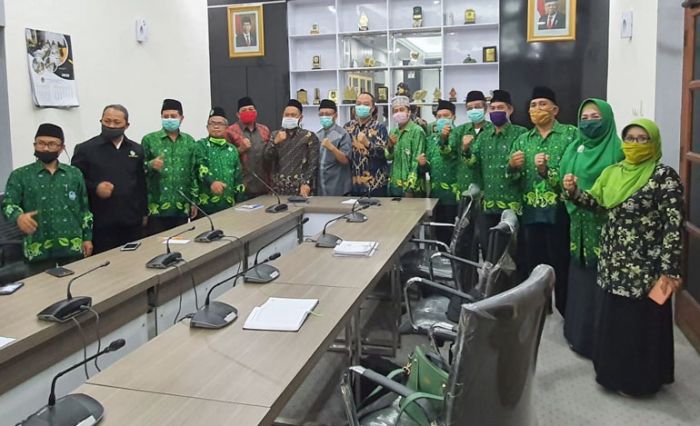 Jangan Khawatir, Guru Swasta di Gresik Juga Dapat Jatah BLT JPS Dampak COVID-19 Jangan Khawatir, Guru Swasta di Gresik Juga Dapat Jatah BLT JPS Dampak COVID-19